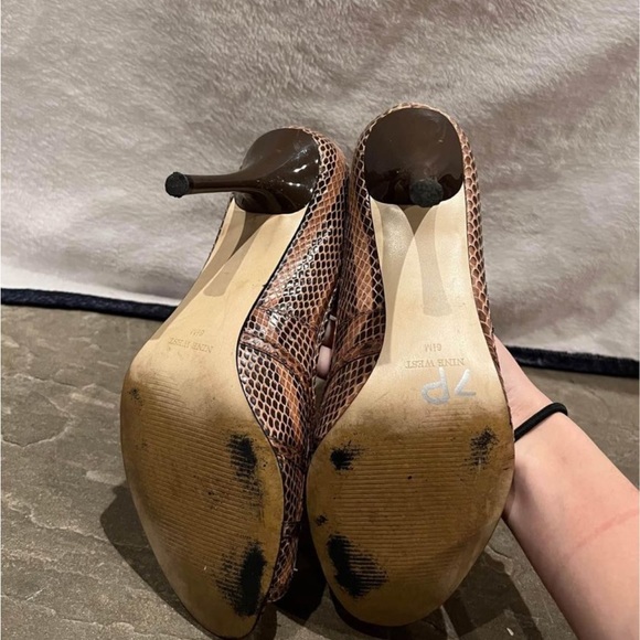 Nine West snake skin heels - Picture 4 of 4